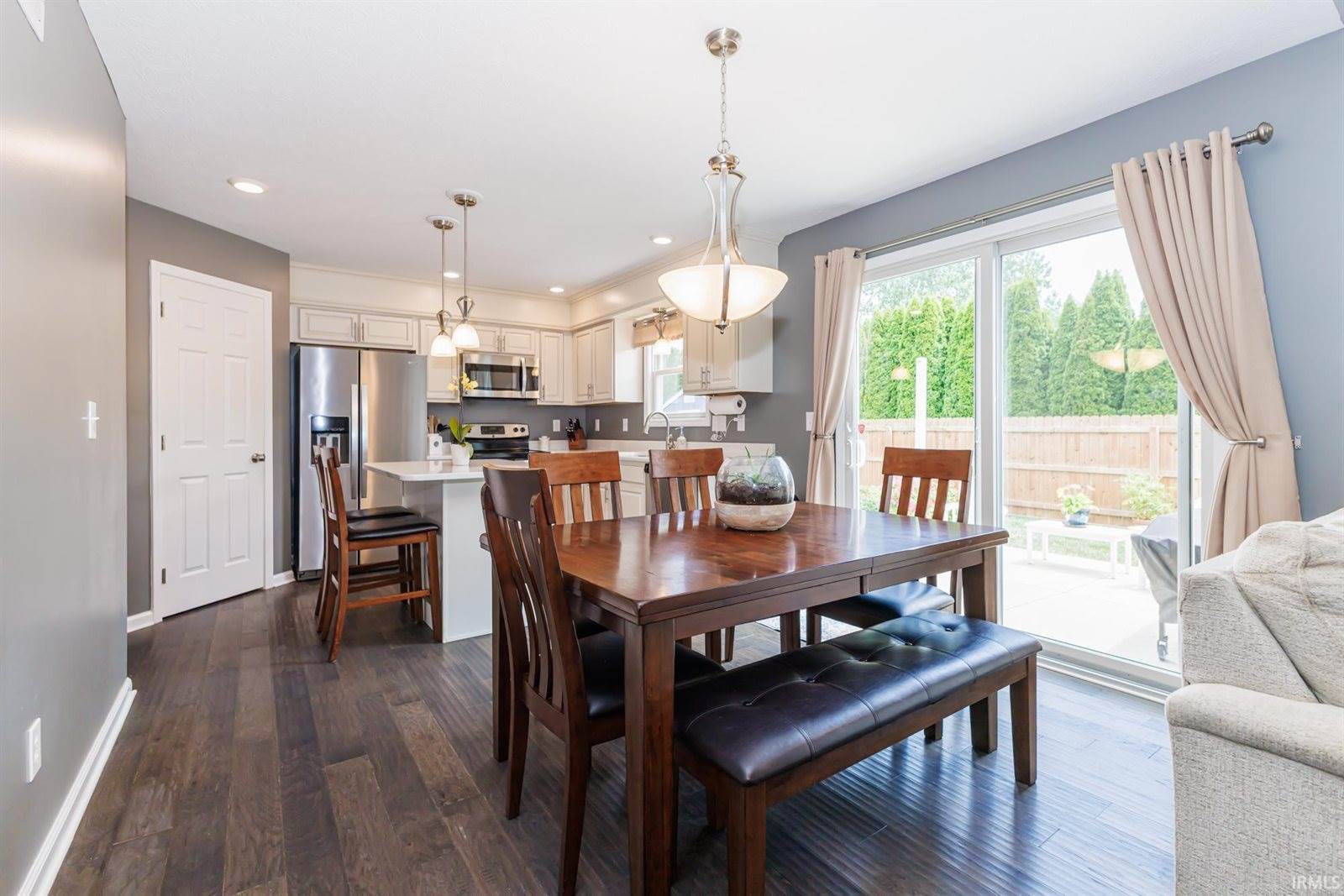 9805 Oak Hammock Drive, Yorktown, IN 47396