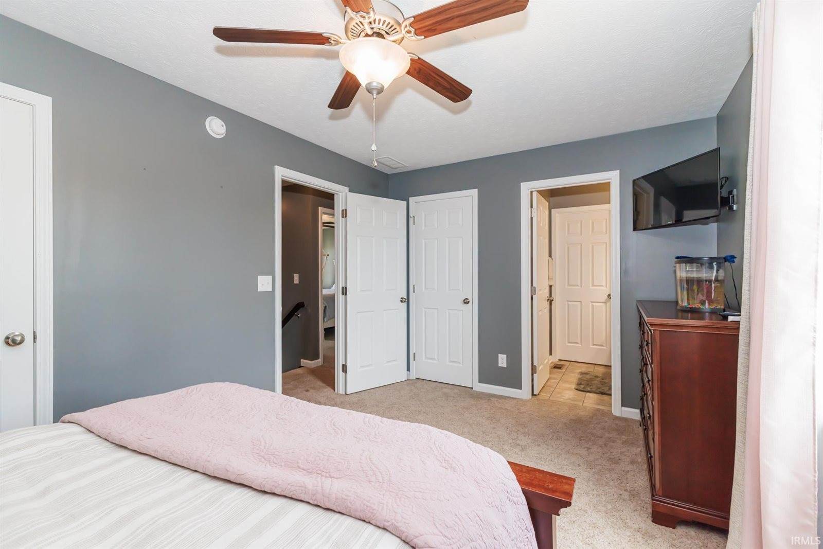 9805 Oak Hammock Drive, Yorktown, IN 47396