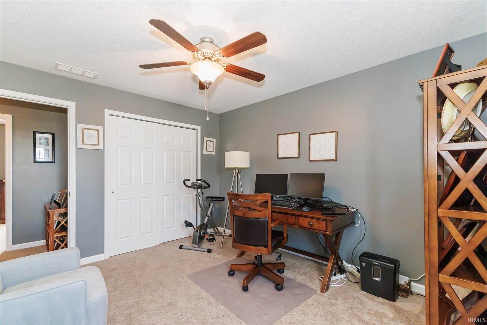 9805 Oak Hammock Drive, Yorktown, IN 47396