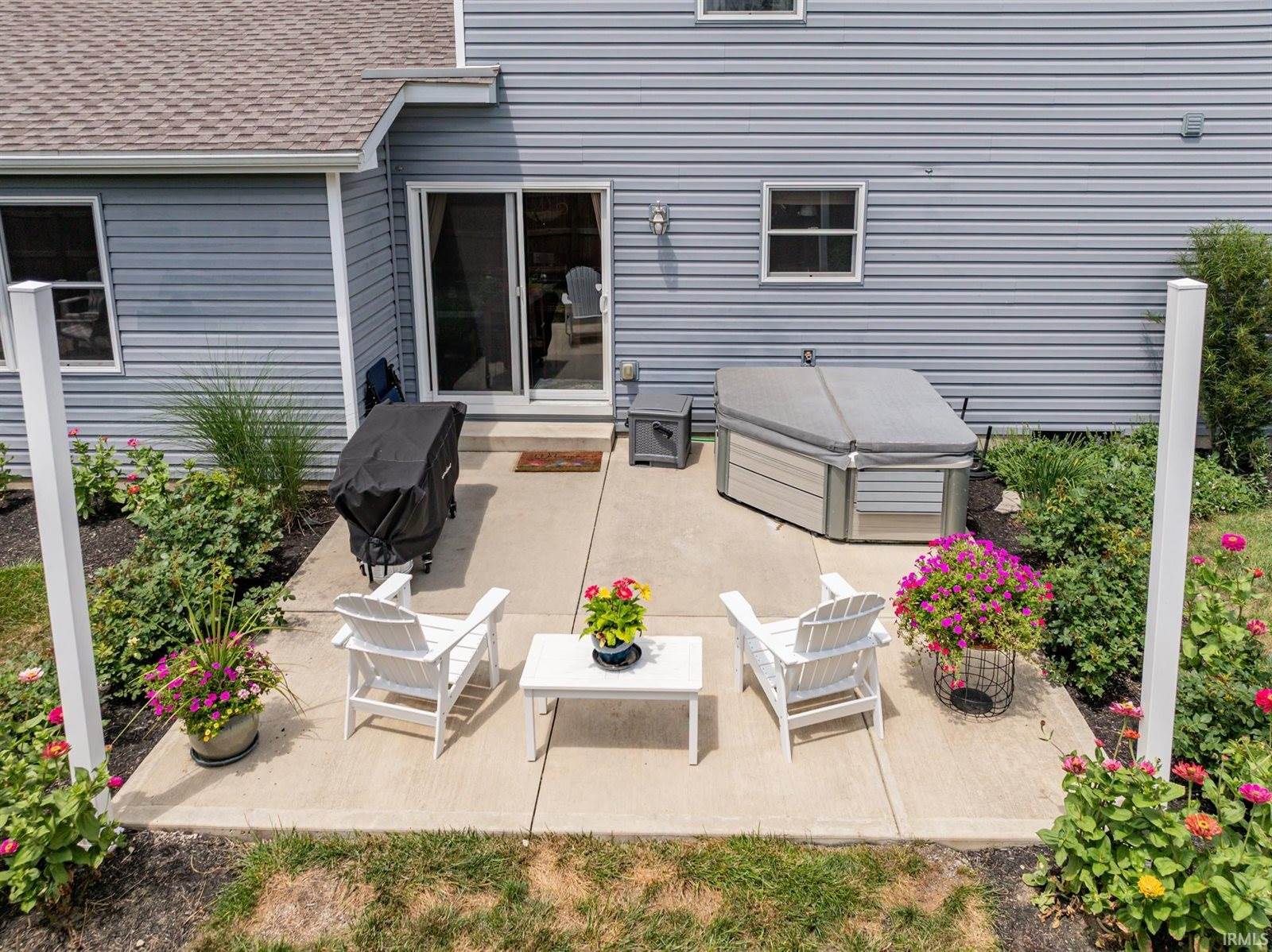 9805 Oak Hammock Drive, Yorktown, IN 47396