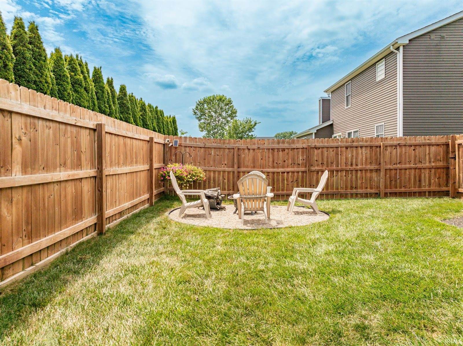 9805 Oak Hammock Drive, Yorktown, IN 47396