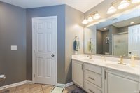 9805 Oak Hammock Drive, Yorktown, IN 47396