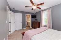 9805 Oak Hammock Drive, Yorktown, IN 47396