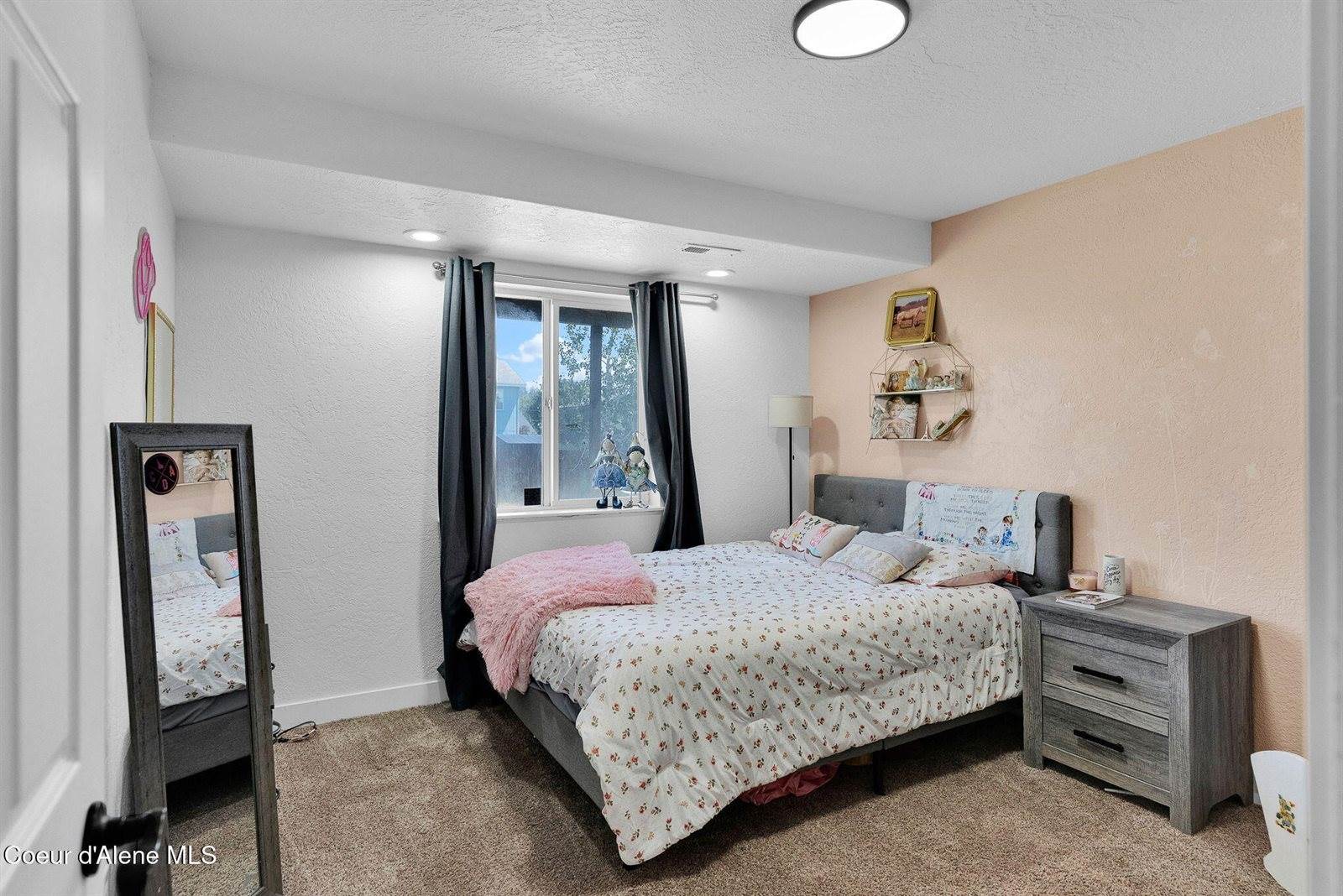 1150 North Townsend Loop, Post Falls, ID 83854