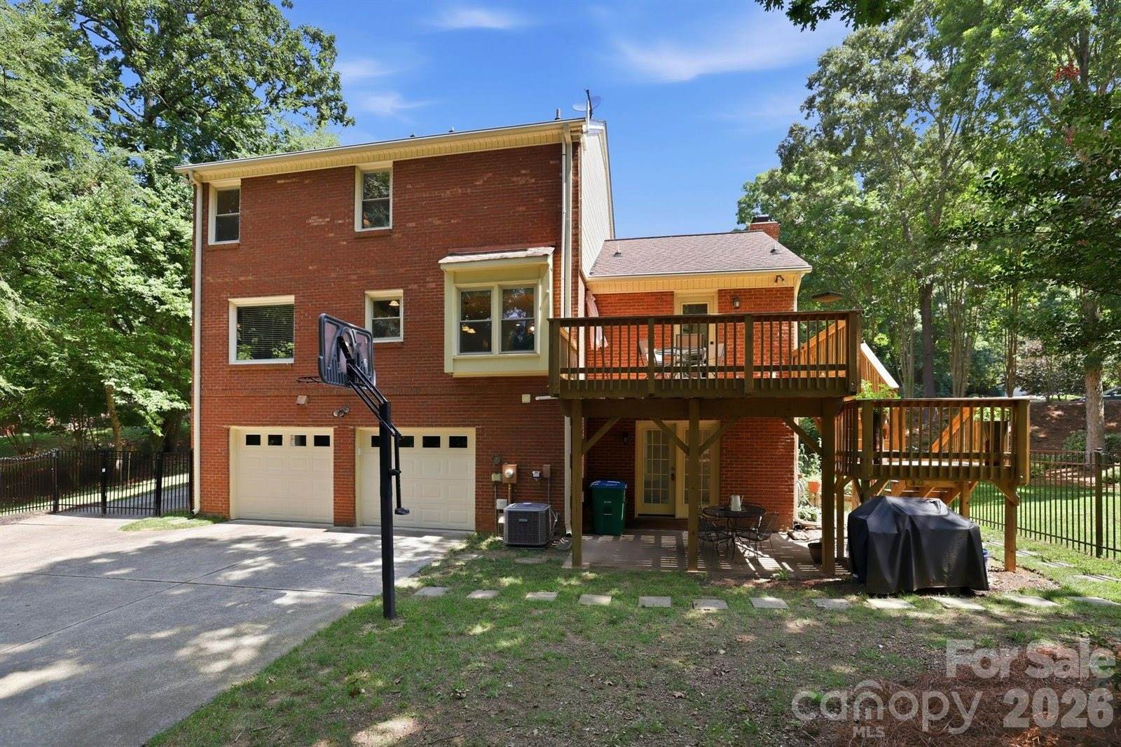 340 Walnut Point Drive, Matthews, NC 28105