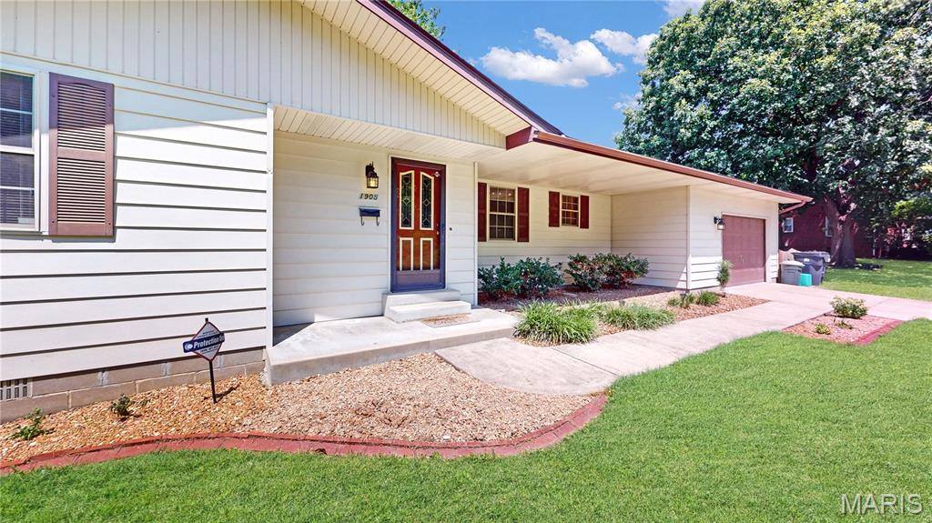 1905 Foster Drive, Belleville, IL 62226