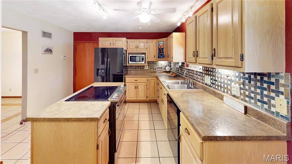 1905 Foster Drive, Belleville, IL 62226