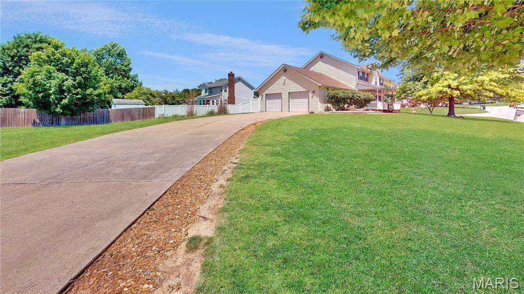 3284 Tanglebrook Drive, Belleville, IL 62221