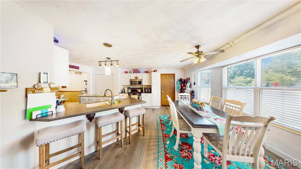3284 Tanglebrook Drive, Belleville, IL 62221