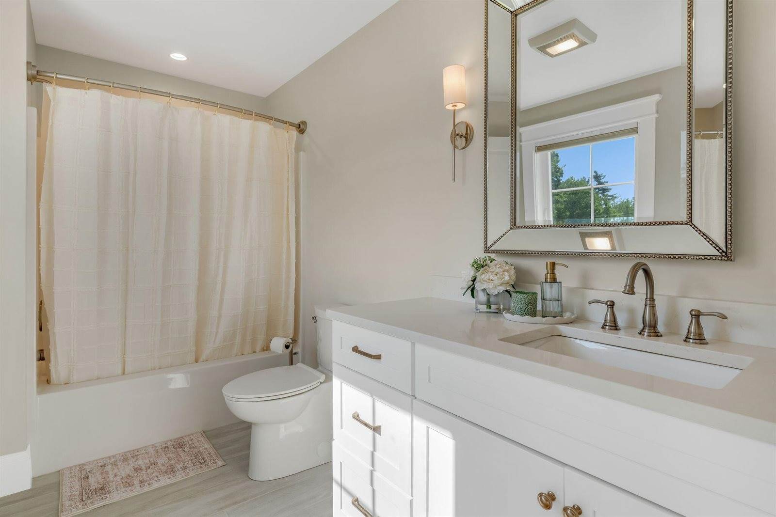 124 Dunton Circle, Hampden, ME 04444