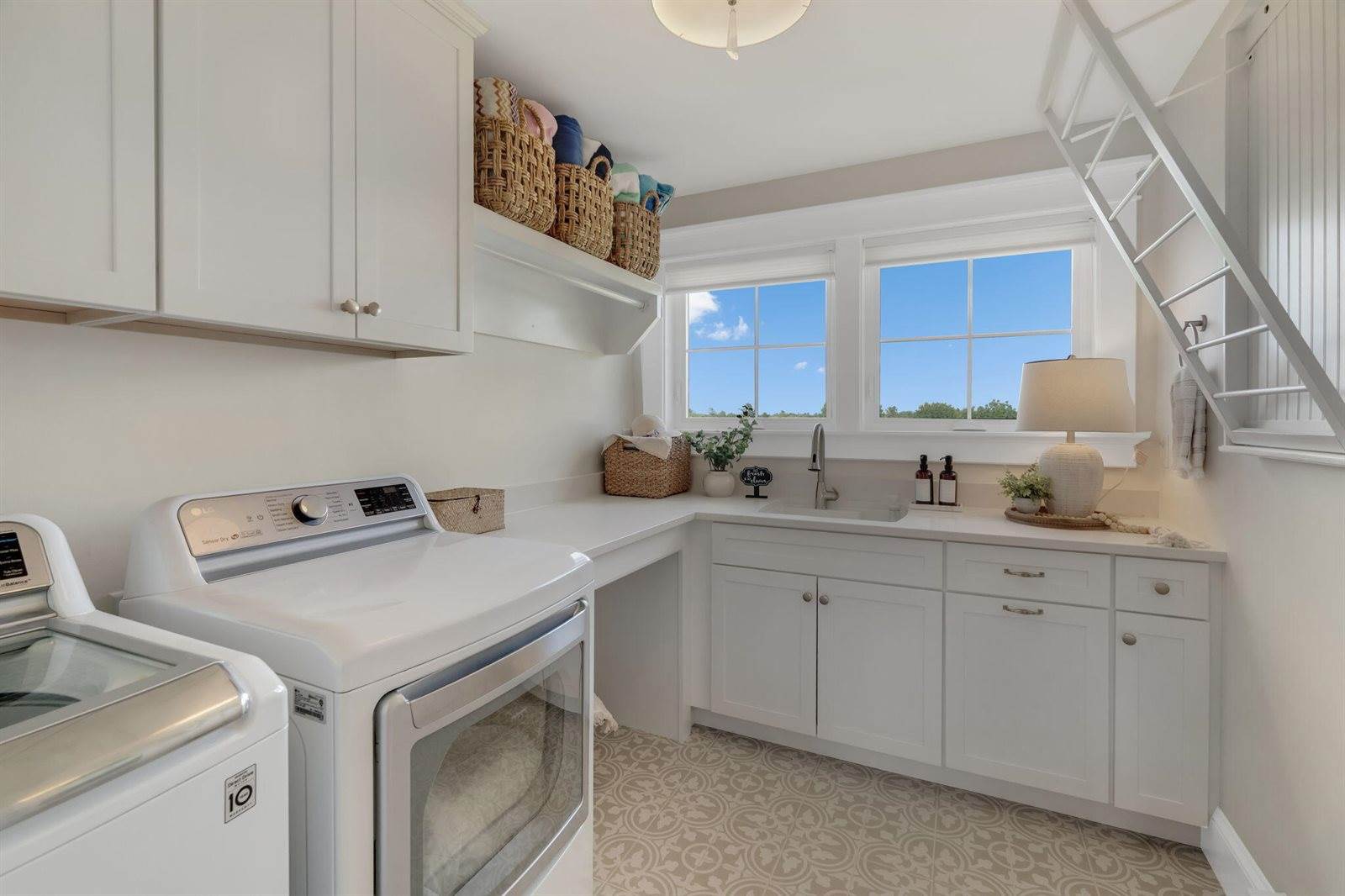 124 Dunton Circle, Hampden, ME 04444