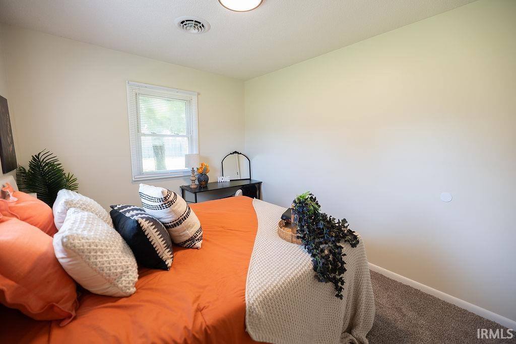2155 S Fairfield Drive, Marion, IN 46953