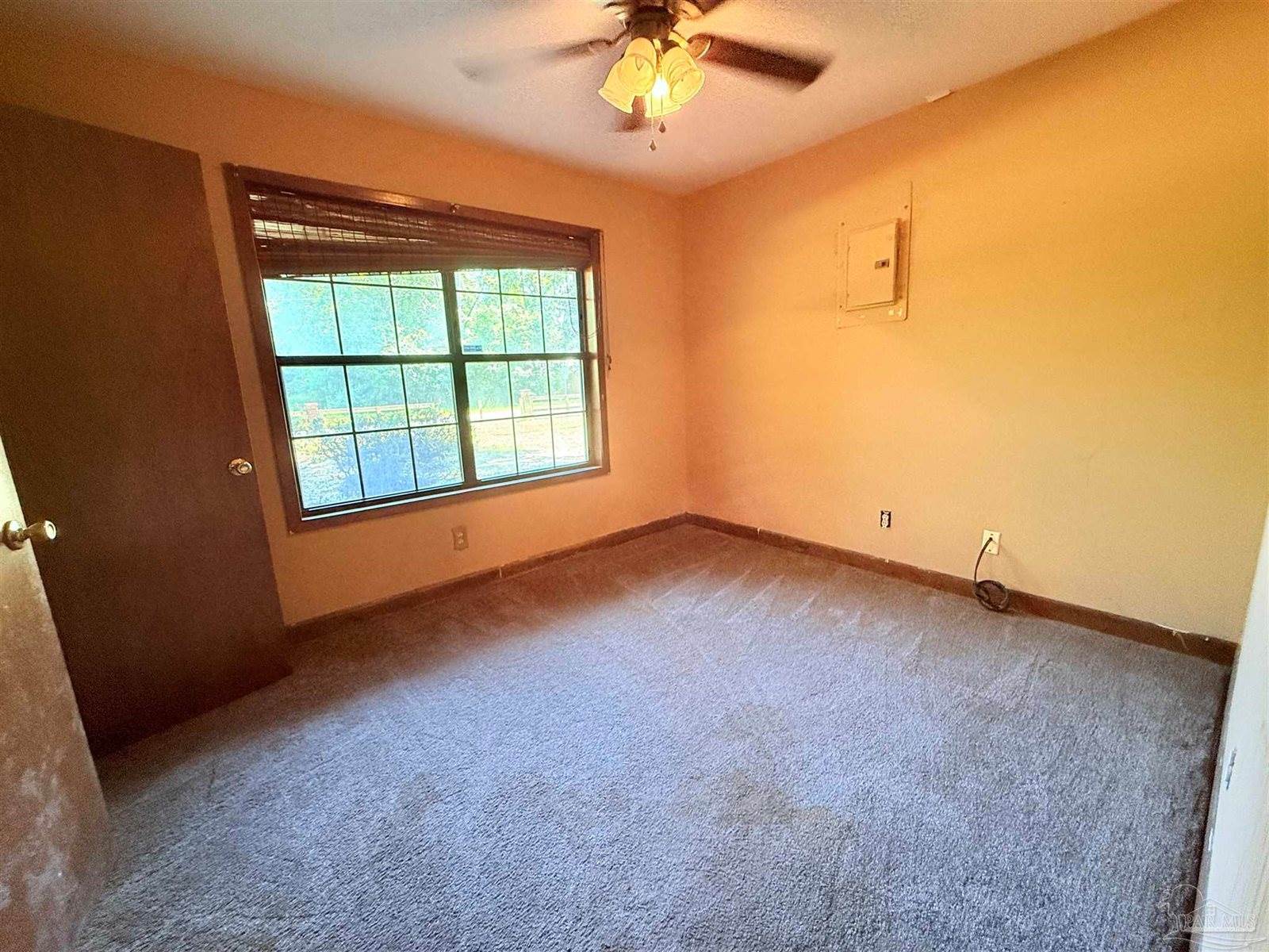5244 Suwanee St, Milton, FL 32583