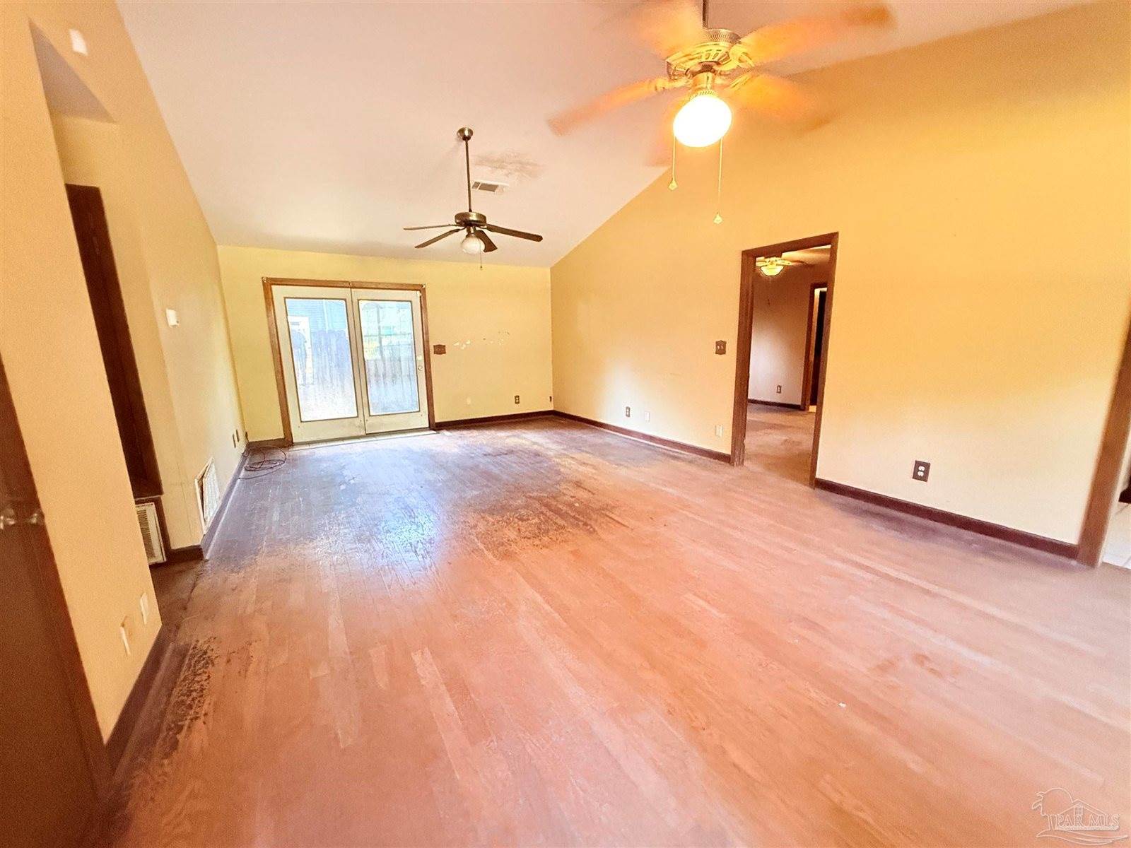 5244 Suwanee St, Milton, FL 32583