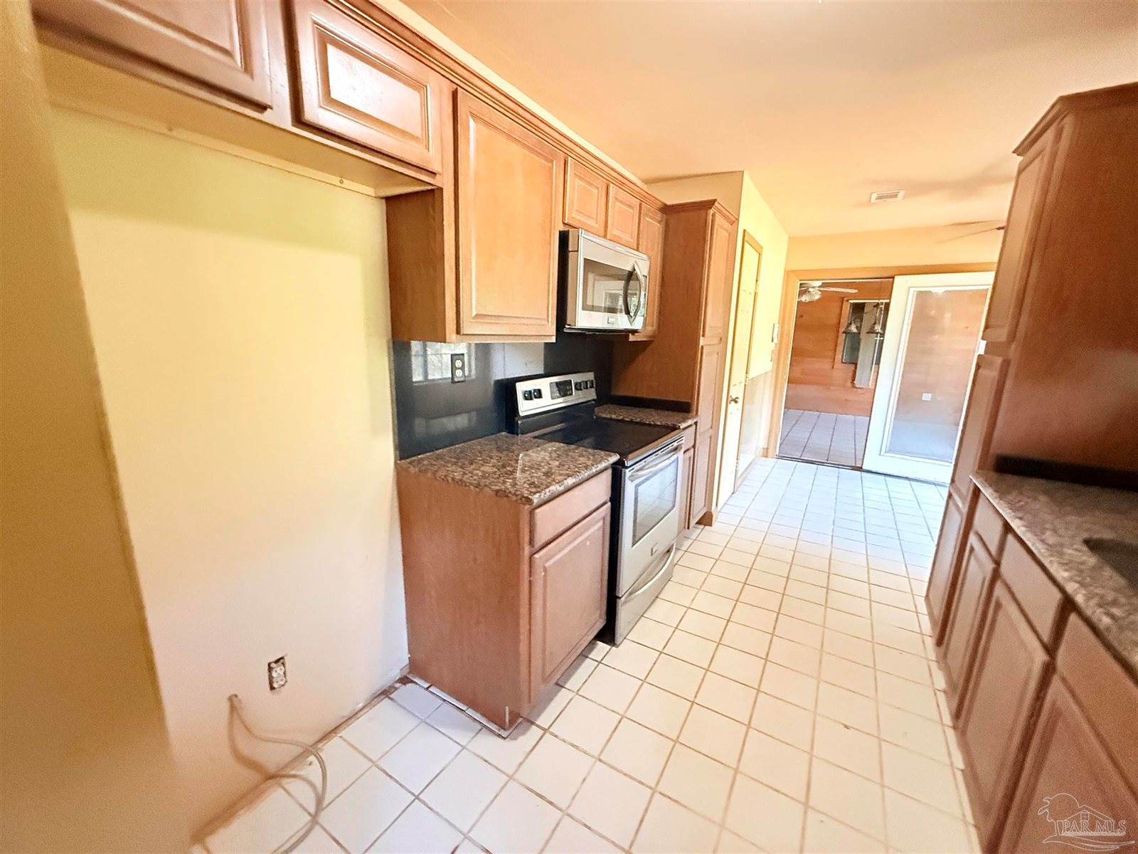 5244 Suwanee St, Milton, FL 32583