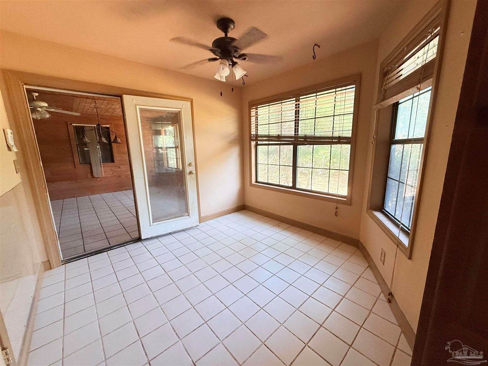 5244 Suwanee St, Milton, FL 32583