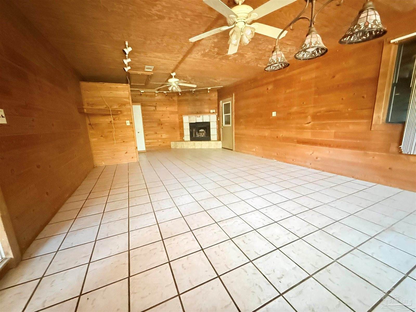 5244 Suwanee St, Milton, FL 32583