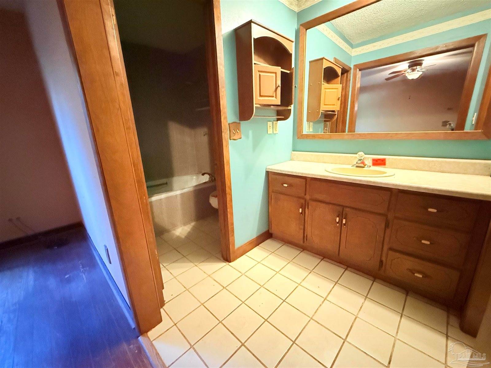 5244 Suwanee St, Milton, FL 32583