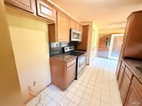 5244 Suwanee St, Milton, FL 32583