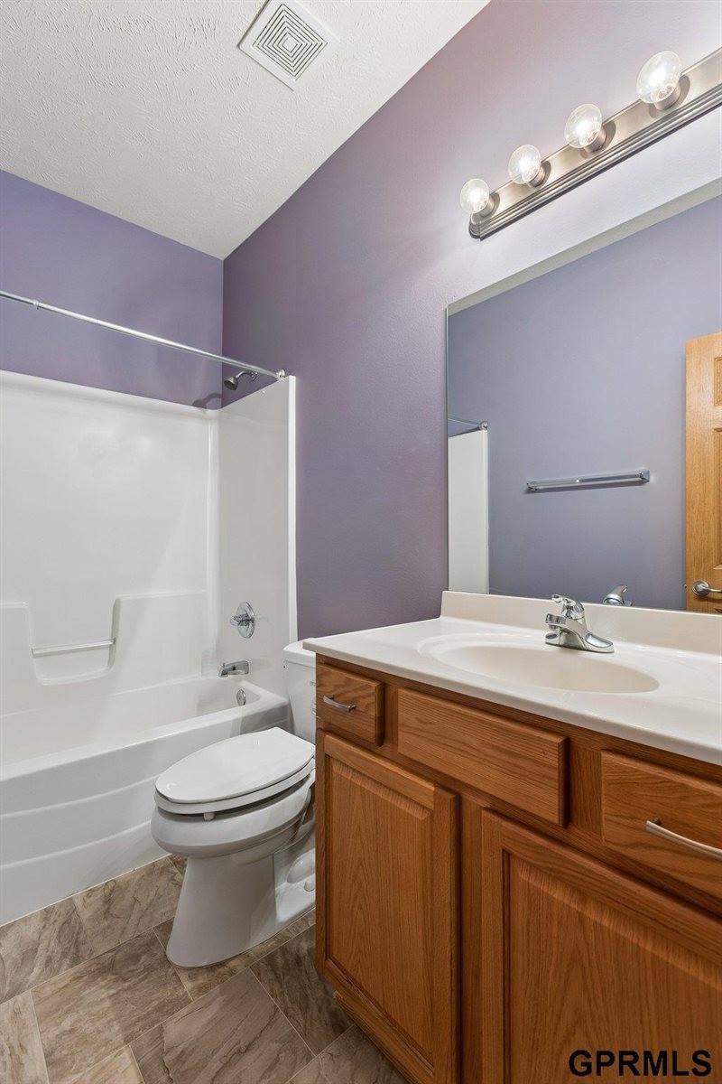 7108 South 183rd Street, Omaha, NE 68136
