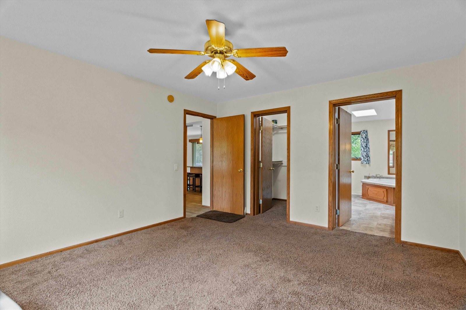 1407 S Washington Avenue, Marshfield, WI 54449