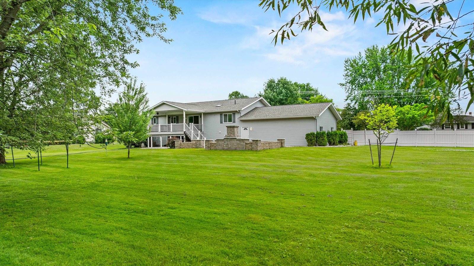 1407 S Washington Avenue, Marshfield, WI 54449