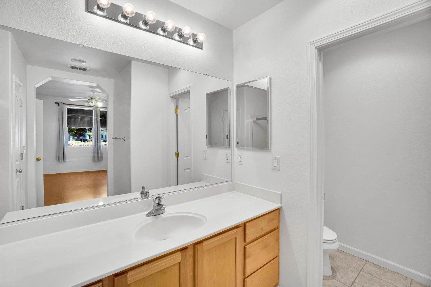 2314 Bay Horse Lane, Sacramento, CA 95835