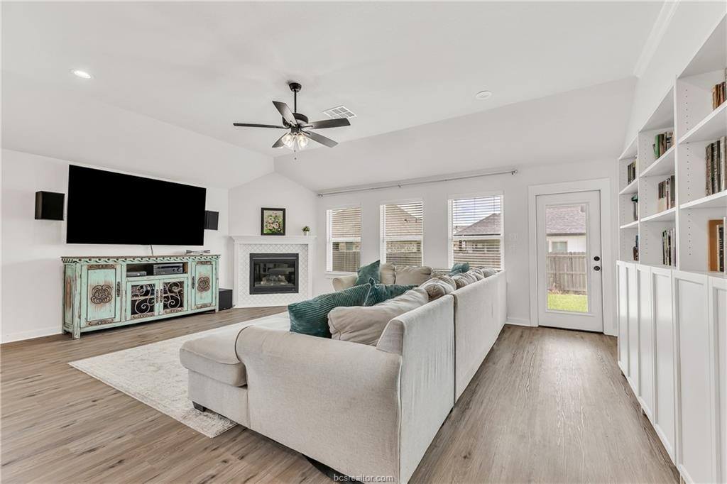 2909 Captain Court, Bryan, TX 77808