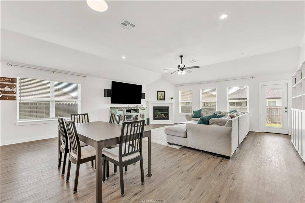 2909 Captain Court, Bryan, TX 77808