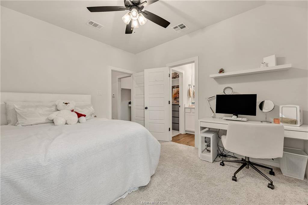 2909 Captain Court, Bryan, TX 77808