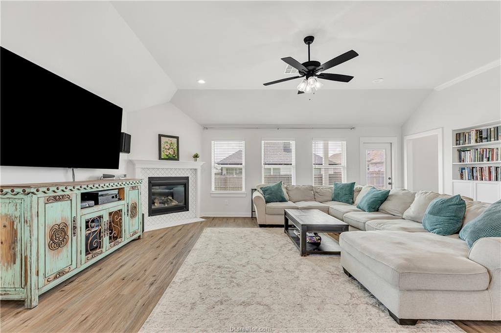 2909 Captain Court, Bryan, TX 77808