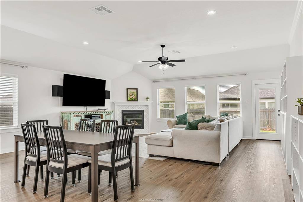 2909 Captain Court, Bryan, TX 77808