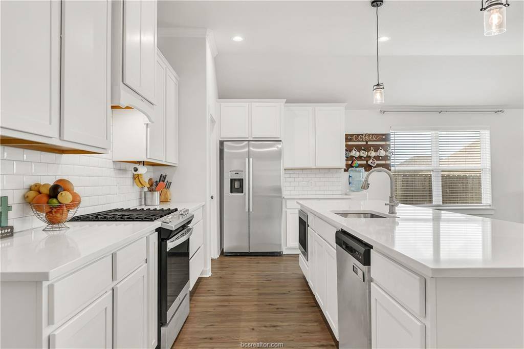 2909 Captain Court, Bryan, TX 77808