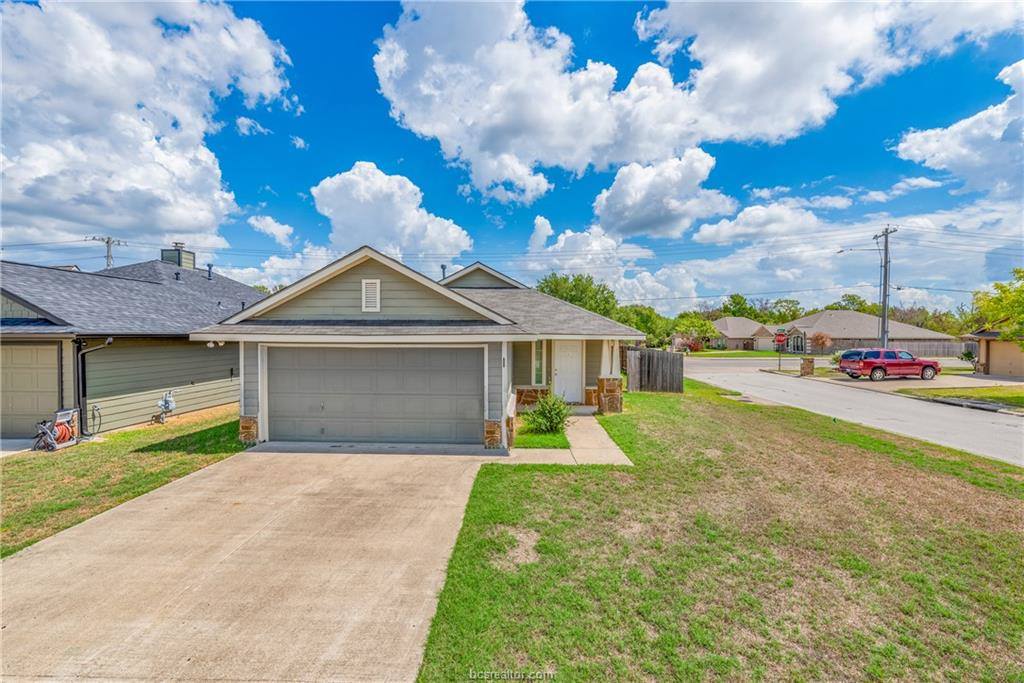 1033 Fallbrook Loop, College Station, TX 77845