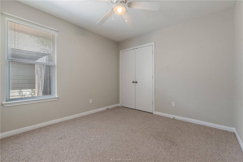 1033 Fallbrook Loop, College Station, TX 77845