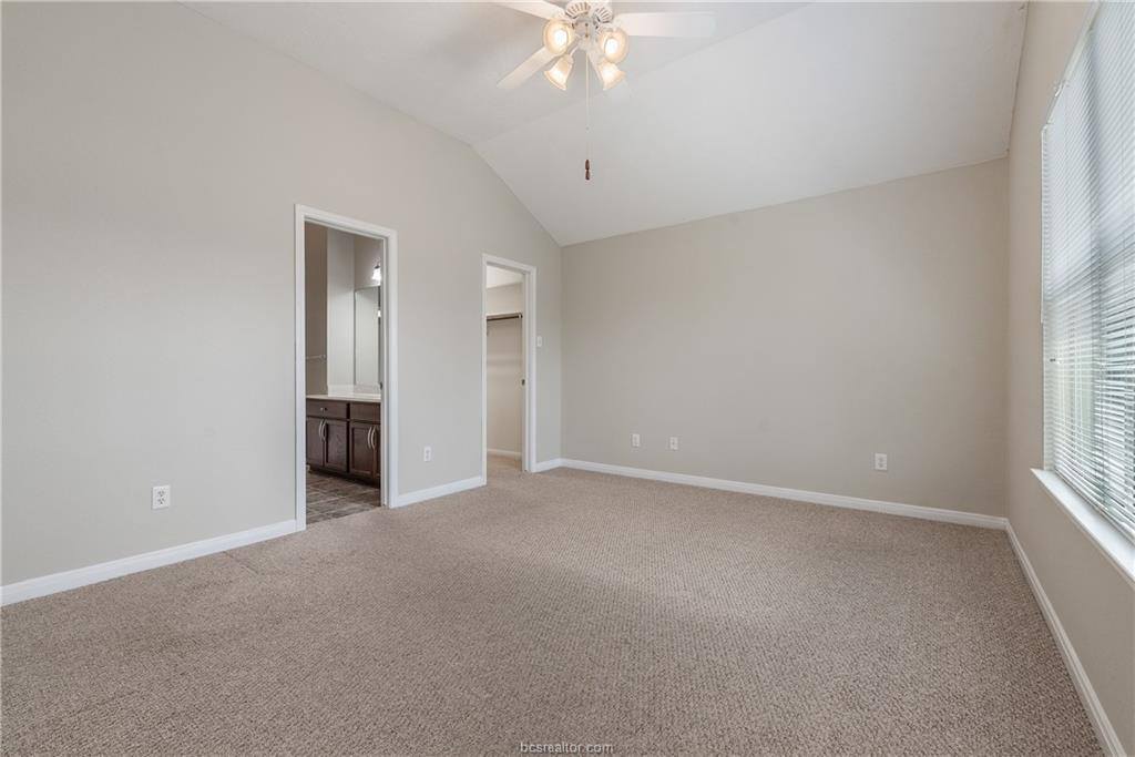 1033 Fallbrook Loop, College Station, TX 77845