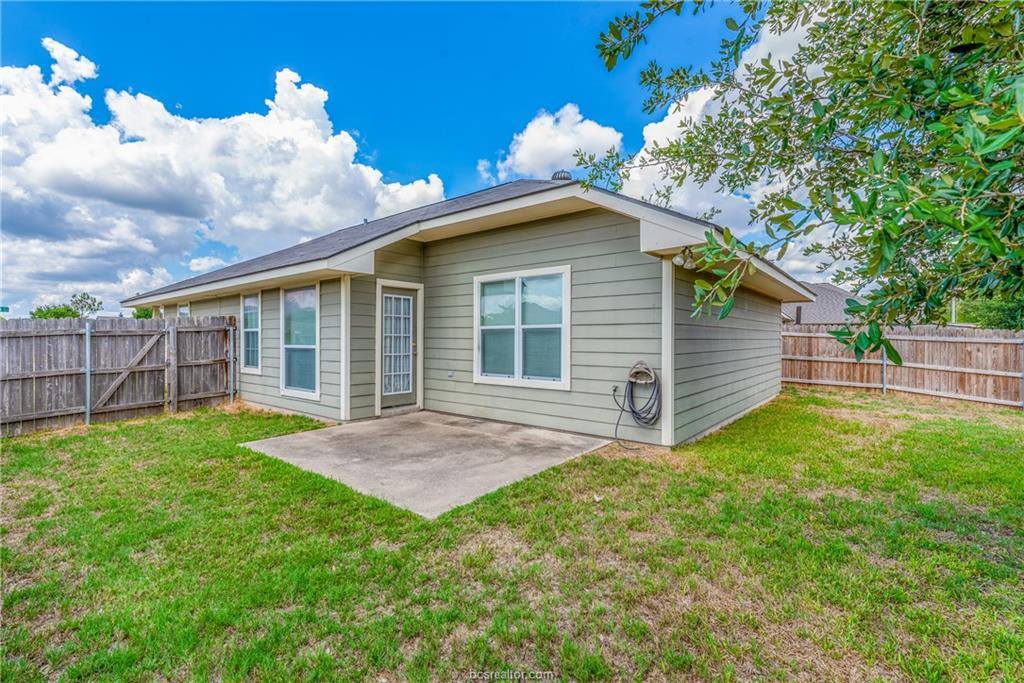 1033 Fallbrook Loop, College Station, TX 77845