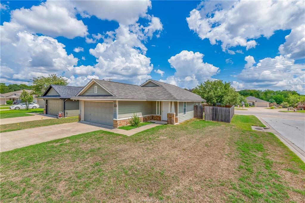 1033 Fallbrook Loop, College Station, TX 77845