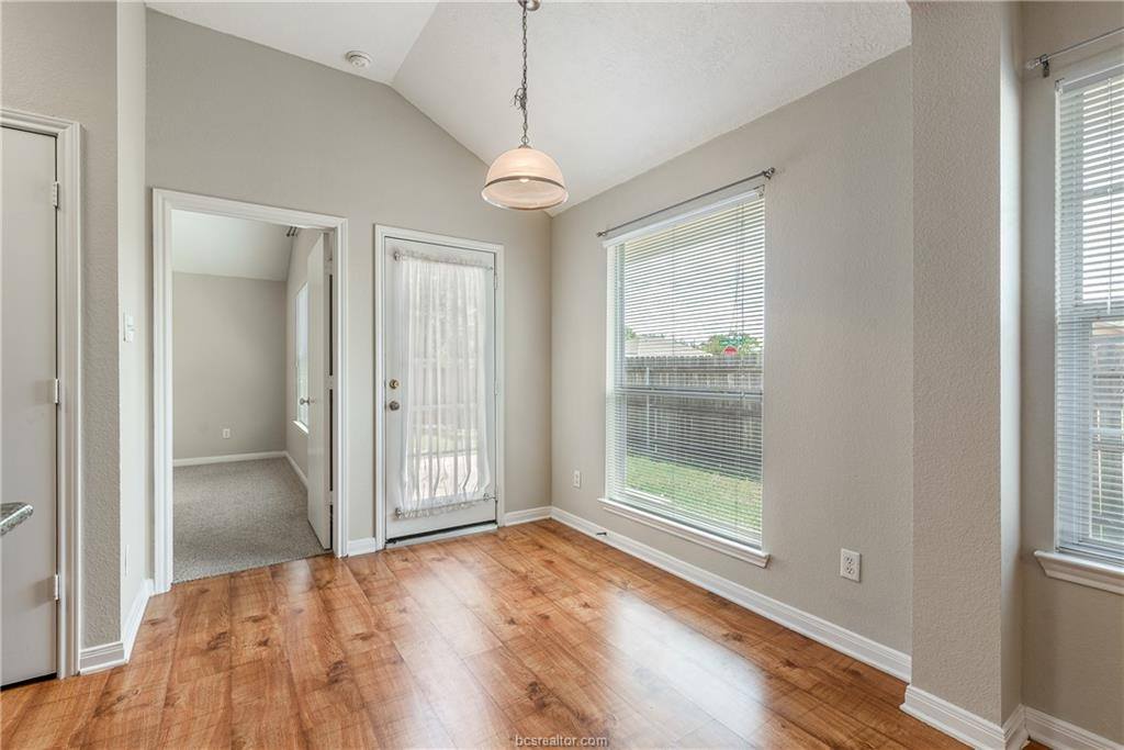 1033 Fallbrook Loop, College Station, TX 77845