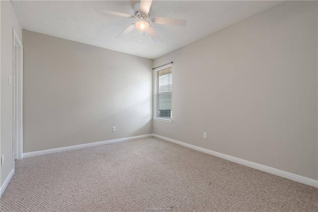 1033 Fallbrook Loop, College Station, TX 77845