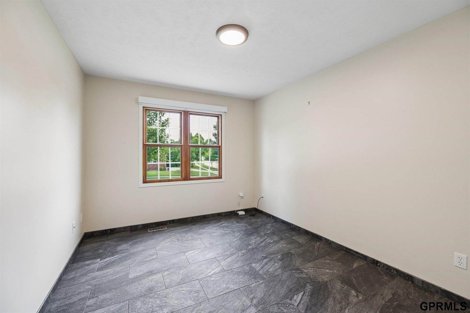 4800 South 75Th Street, Lincoln, NE 68516