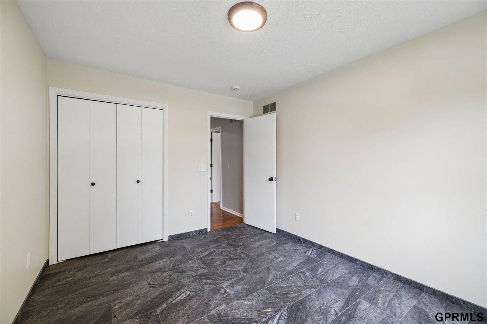 4800 South 75Th Street, Lincoln, NE 68516