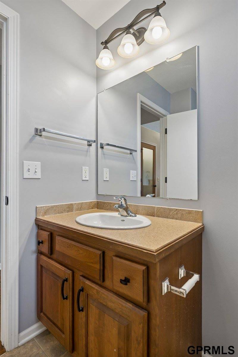 4800 South 75Th Street, Lincoln, NE 68516