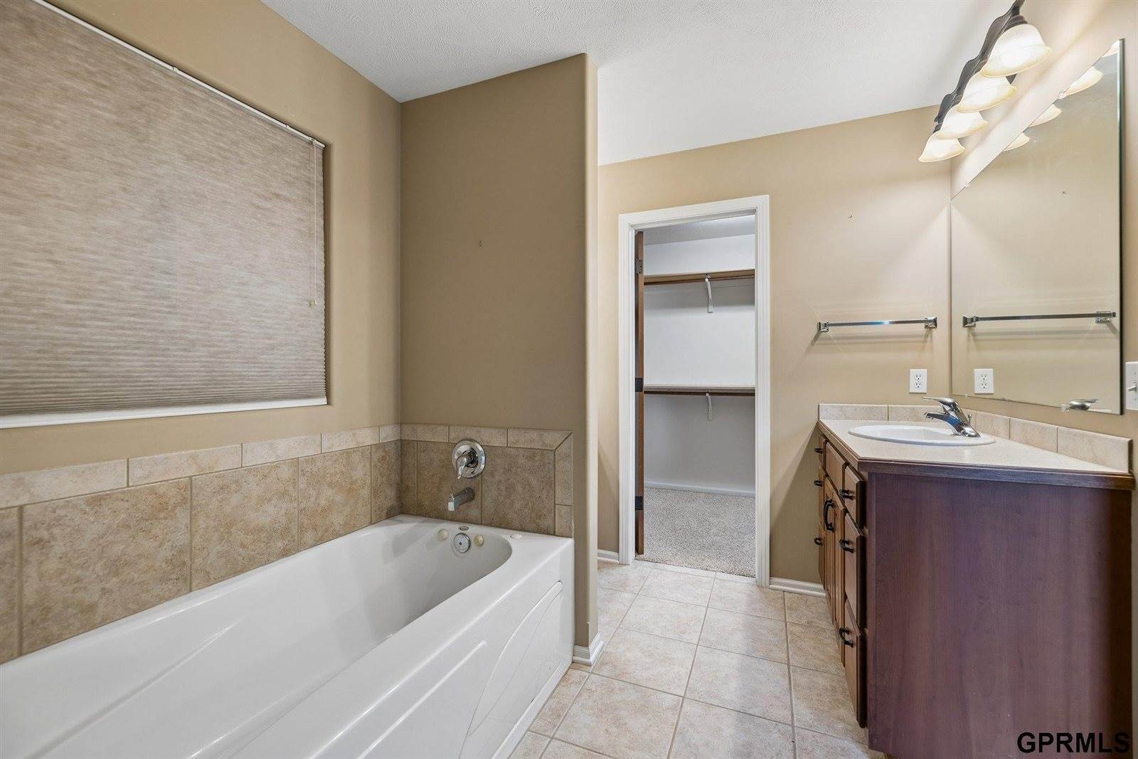 4800 South 75Th Street, Lincoln, NE 68516
