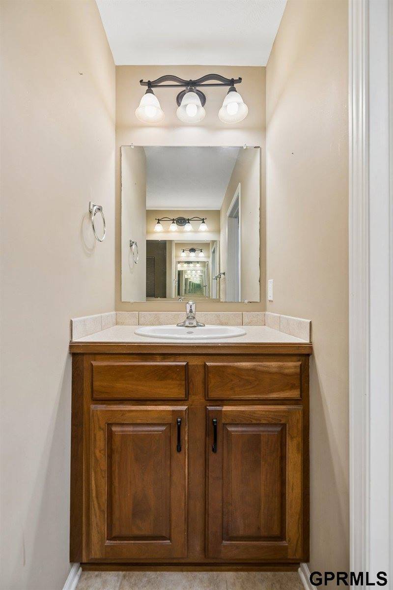 4800 South 75Th Street, Lincoln, NE 68516