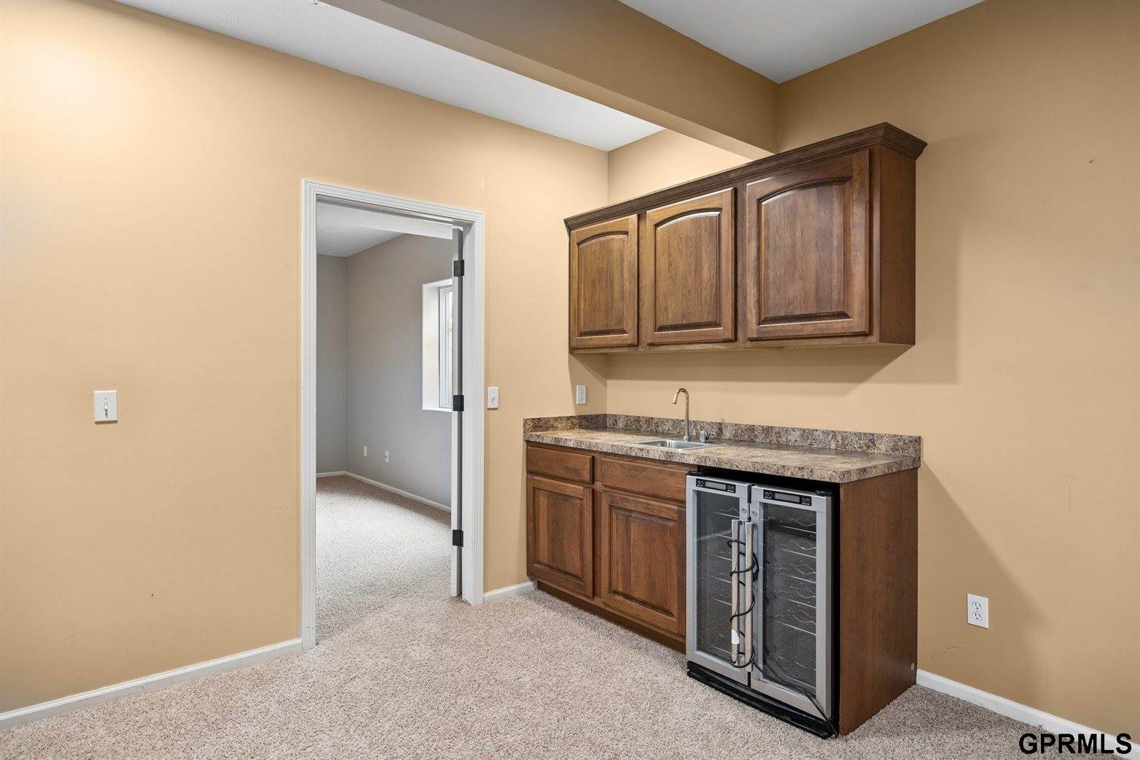 4800 South 75Th Street, Lincoln, NE 68516