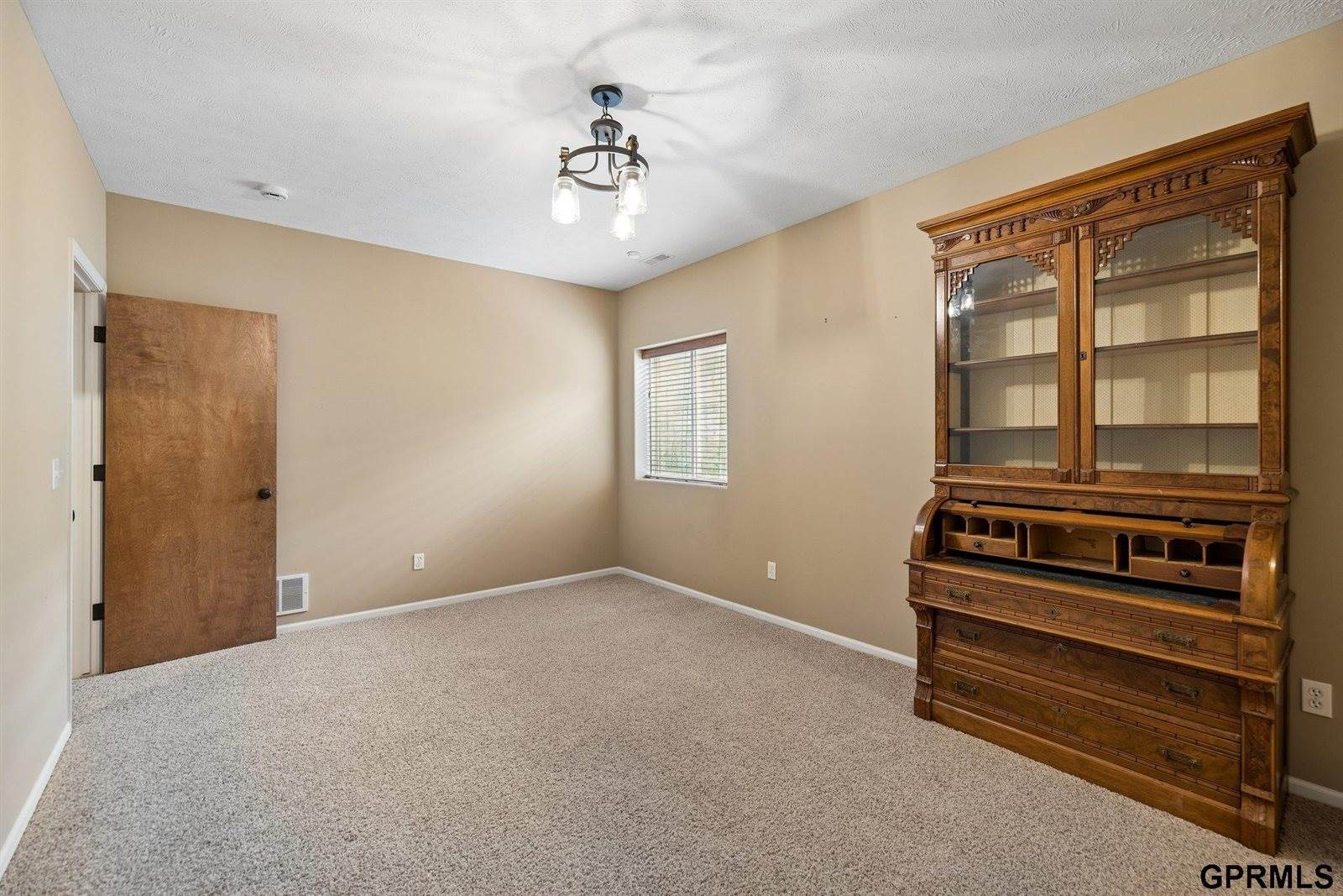 4800 South 75Th Street, Lincoln, NE 68516