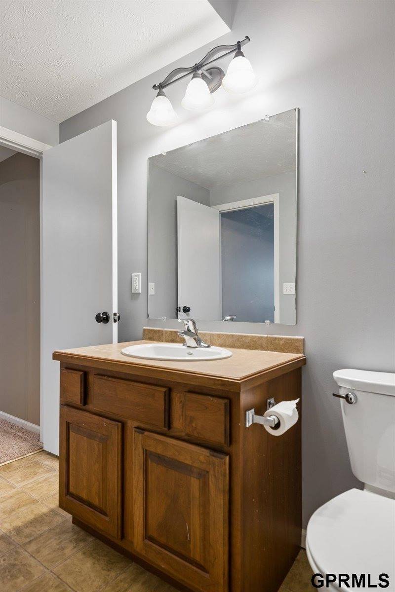 4800 South 75Th Street, Lincoln, NE 68516