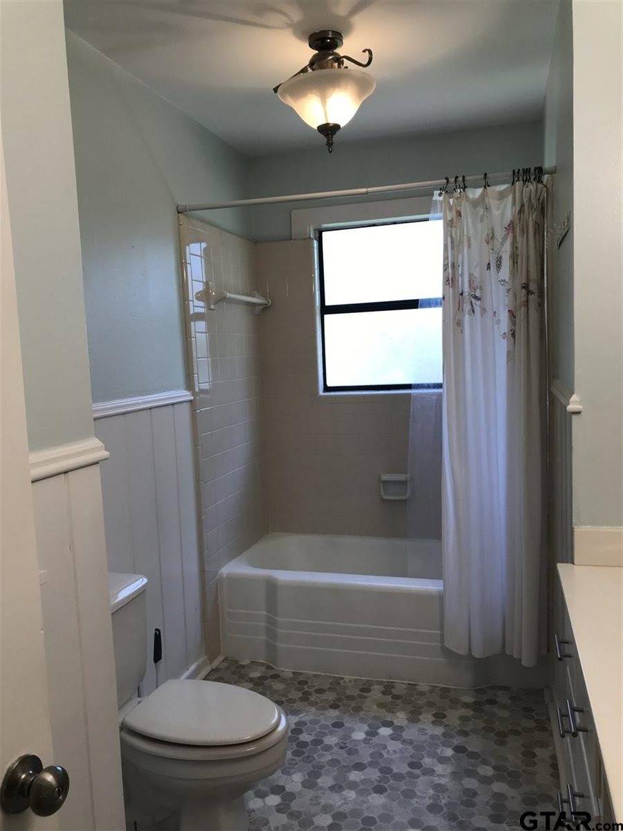 2010 South Boldt, Tyler, TX 75701