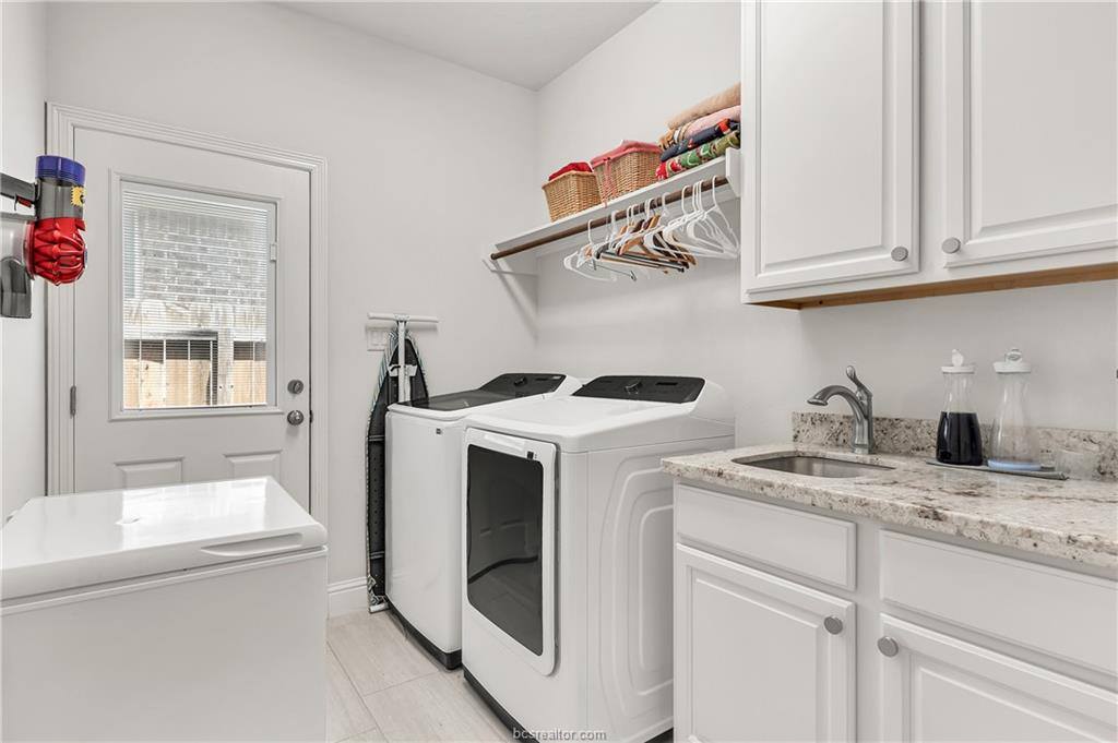 15621 Long Creek Lane, College Station, TX 77845